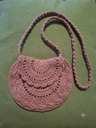 Bolso de ganchillo artesanal para niña