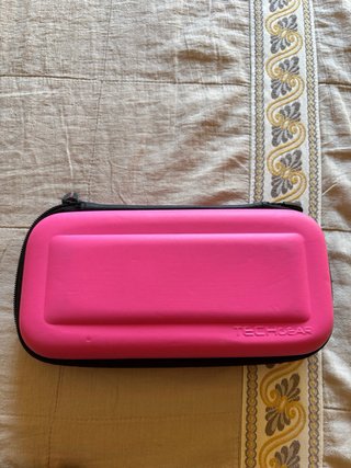 Nintendo Switch + Funda + Cable