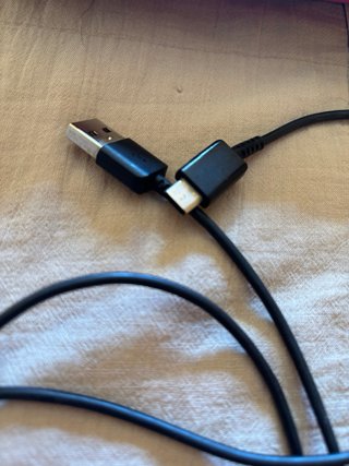 Nintendo Switch + Funda + Cable