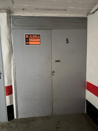 Alquilo amplio cuartro trastero