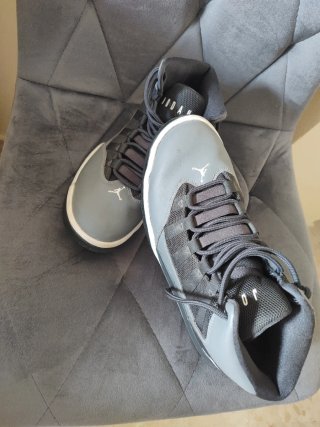 Nike Air Jordan Max Aura Gris/Negro