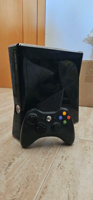 Xbox 360 250GB con 200 juegos