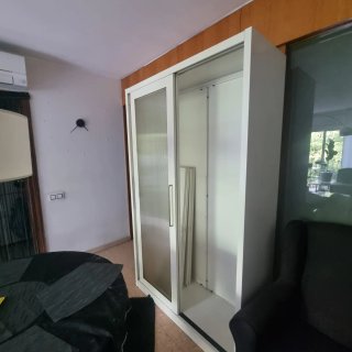 Armadio Metallico Bianco con Porte Scorrevoli