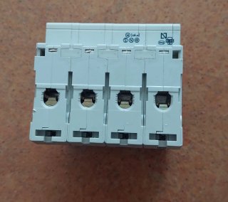 Magnetotérmico Merlin Gerin C60N C16 Tetrapolar