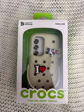 Samsung Galaxy S25 Crocs Case con 2 Jibbitz –nuova
