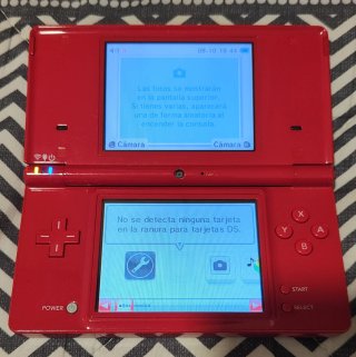 Nintendo DSi Roja