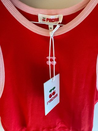 Camiseta Pacha Ibiza sin mangas con cerezas