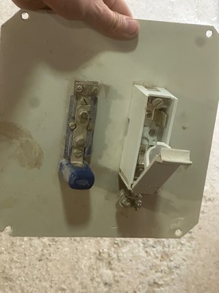 Base de Conexión Monofásica con Fusible