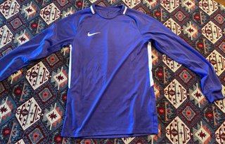 Camiseta Manga Larga Nike Morada Talla S