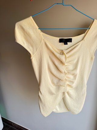 Camiseta Zara color mantequilla