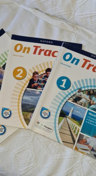 Libros Oxford On Track Inglés (1 y 2) 18 C/U