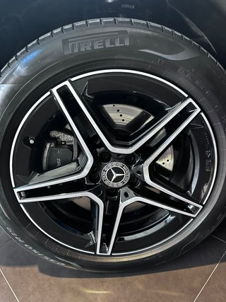 MERCEDES-BENZ GLB 220 d 4MATIC – AMG LINE ADVANCED