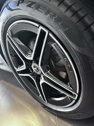 MERCEDES-BENZ GLB 220 d 4MATIC – AMG LINE ADVANCED