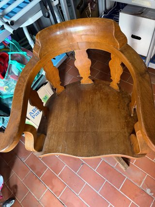Silla Antigua de Madera