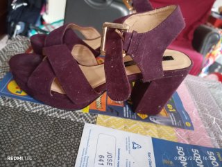 Sandalias de tacón moradas