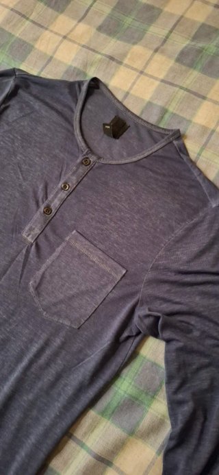 PANTALONES Y CAMISETA HOMBRE.