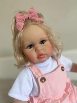 Preciosa muñeca reborn realista rubia
