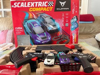 Scalextric Compact Cupra Coches Luces 1:43