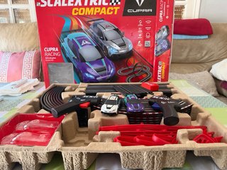 Scalextric Compact Cupra Coches Luces 1:43