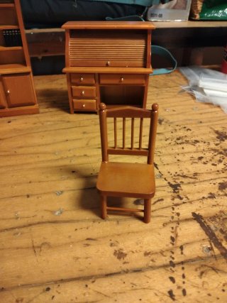 Muebles miniatura escritorio y silla