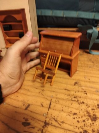 Muebles miniatura escritorio y silla