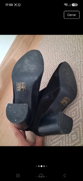 Botines negros tacón detalles dorados n° 37