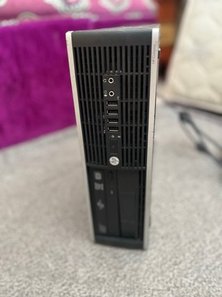 PC Sobremesa HP con Monitor Lenovo y Teclado