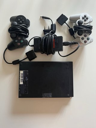 PlayStation 2 Slim con 2 mandos