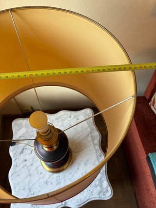 Lámpara de mesa Vintage Clásica – Latón y Madera