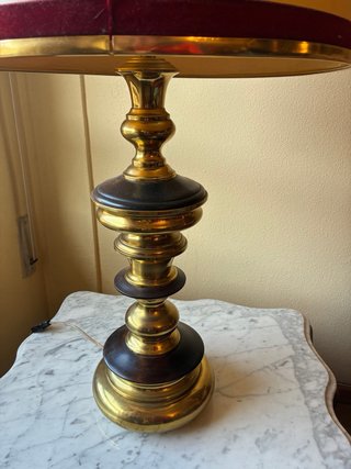 Lámpara de mesa Vintage Clásica – Latón y Madera