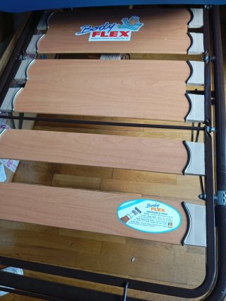 Cama Articulada Metálica y Colchón Antiescaras