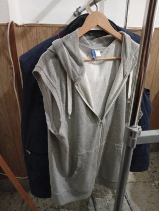Chaleco Divided Gris Talla M