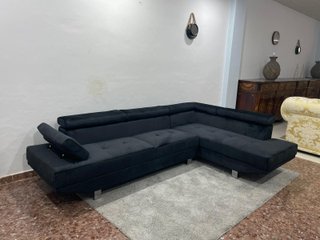 CHOLLO !! Sofá negro chaiselongue