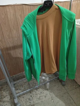 Sudadera Paz Torres verde y marrón