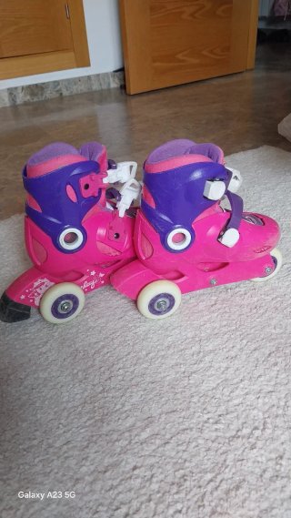 Patines para niña talla 26-28 y protecciones
