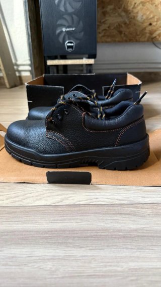 Zapatos de Seguridad SCALA Talla: 40 (Nuevos a Est