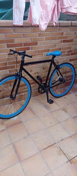 Bicicletta Urbana Nera e Blu