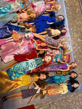Confezione 25 Bambole Varie, Disney, Barbie