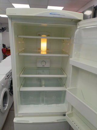 Nevera combi  Daewoo 177/60cm A+ con garantia