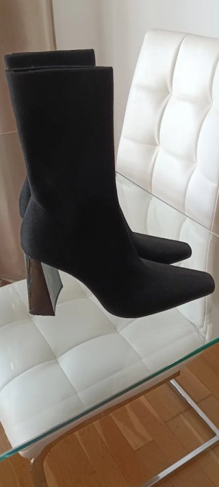 Botines negros de tacón
