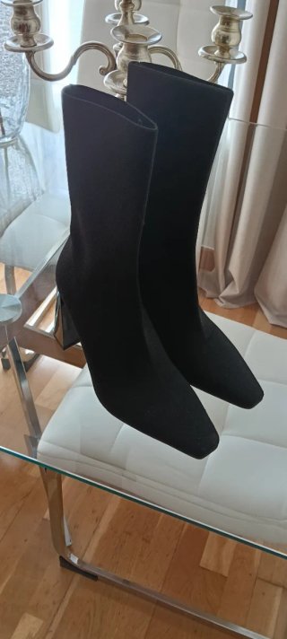 Botines negros de tacón