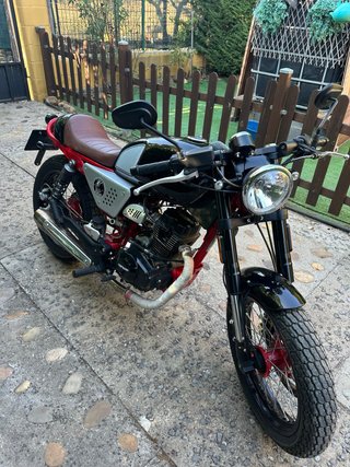 Moto Hanway Cafe Racer