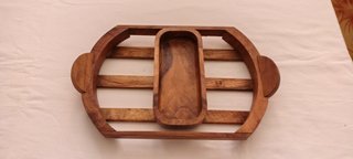Vassoio in legno con svuotatasche