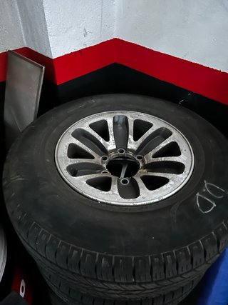 Llanta original Mitsubishi Montero