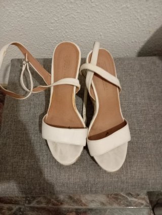 Sandalias de cuña blancas ASOS