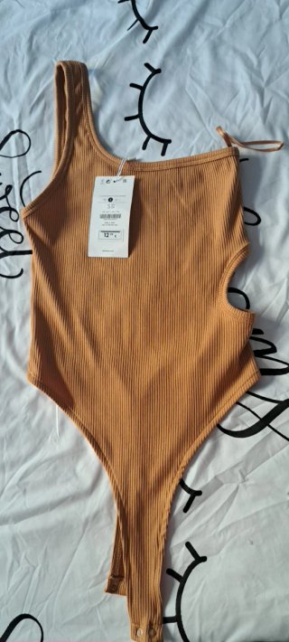 Body Bershka Camel Talla S