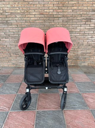 Carro gemelar Bugaboo más capazos incluidos