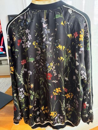 Cazadora bomber Violeta floral