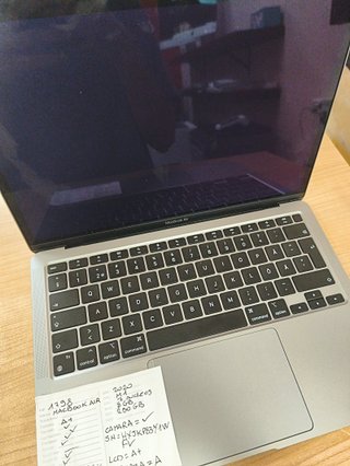 MacBook Air 8 GB RAM 13.3" 2020 M1 SSD 251 GB