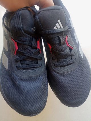 Tênis Adidas Preto e Vermelho